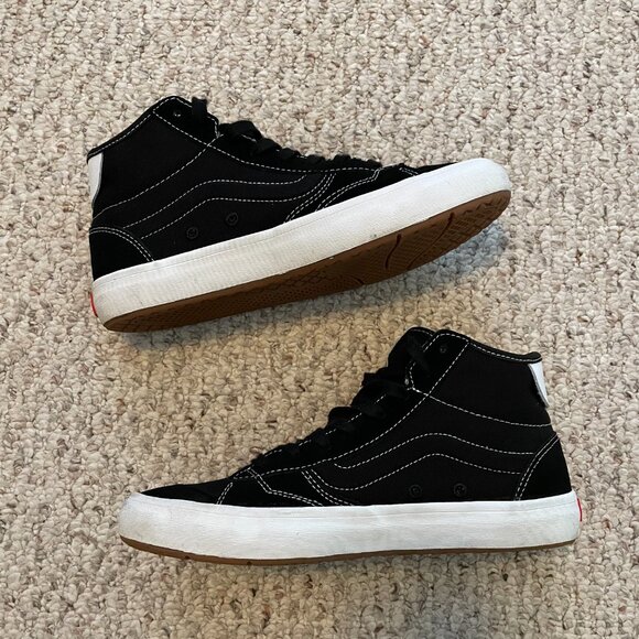 VANS Lizzie Shoe in Black - Picture 5 of 10